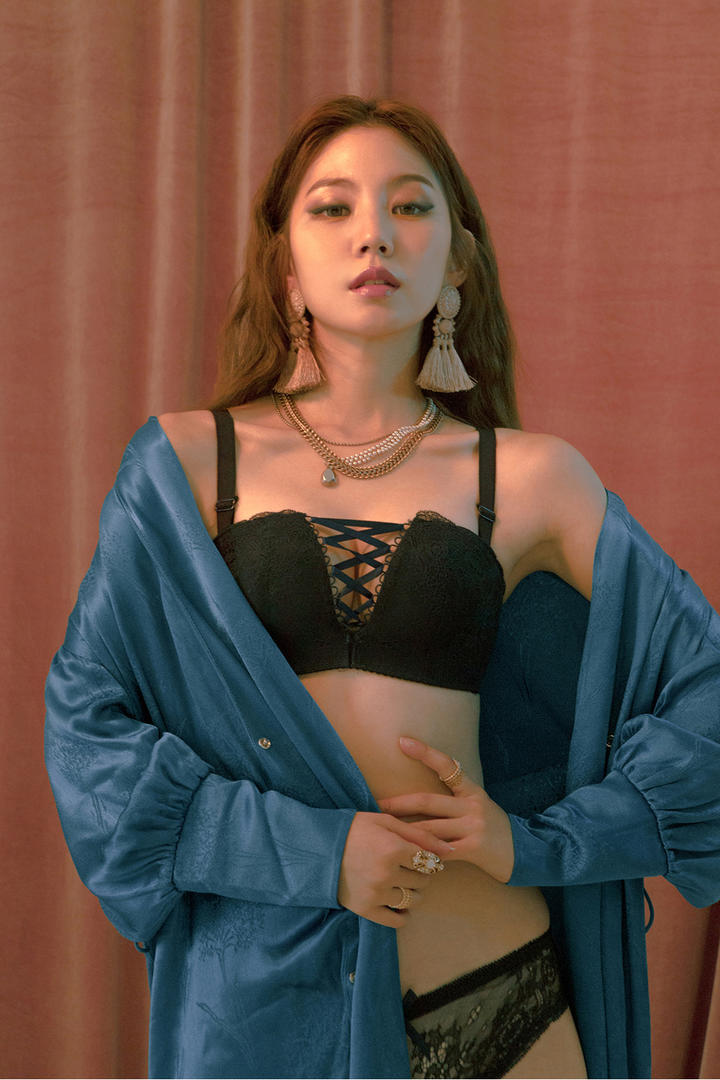 超高清韩国性感内衣美女模特图片集