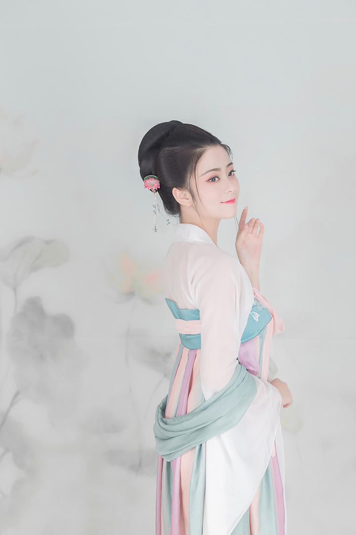 清纯甜美的汉服小姐姐古装美女写真图片集