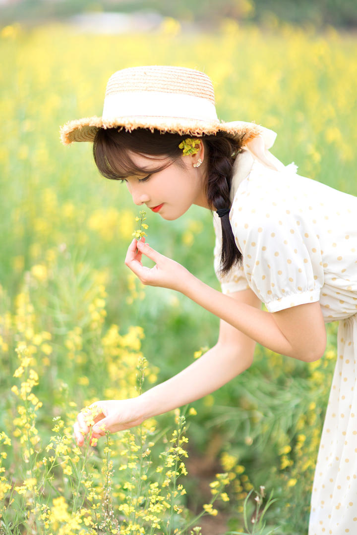 油菜花唯美小清新美女艺术写真集